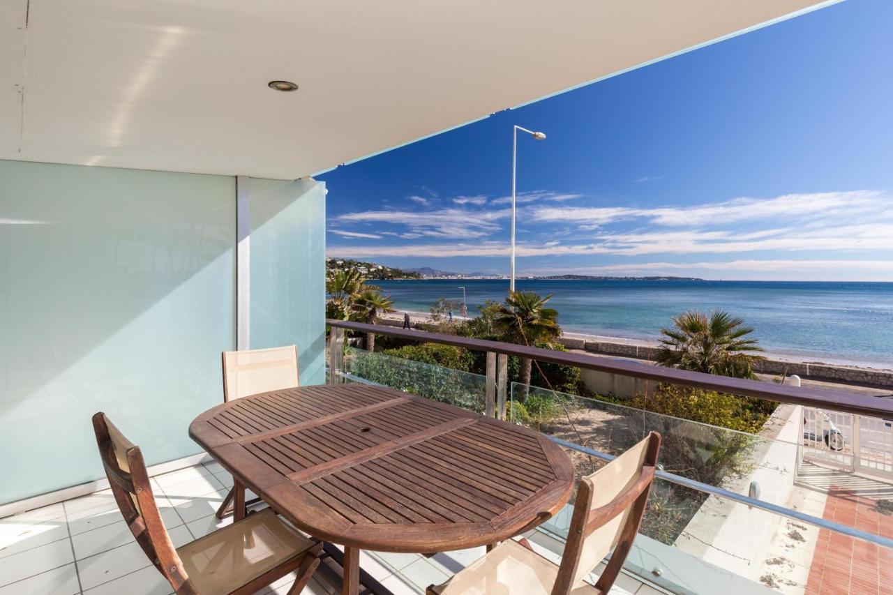 Bright Two Bedroomed Apartment On The Beach In Cannes With Huge Terrace With Fabulous Sea Views - 2001 Luaran gambar