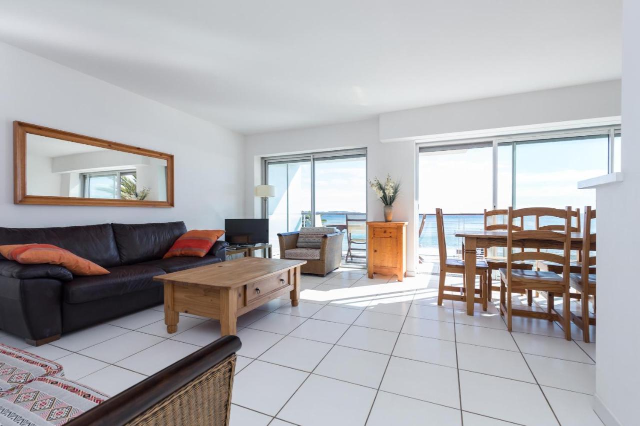 Bright Two Bedroomed Apartment On The Beach In Cannes With Huge Terrace With Fabulous Sea Views - 2001 Luaran gambar