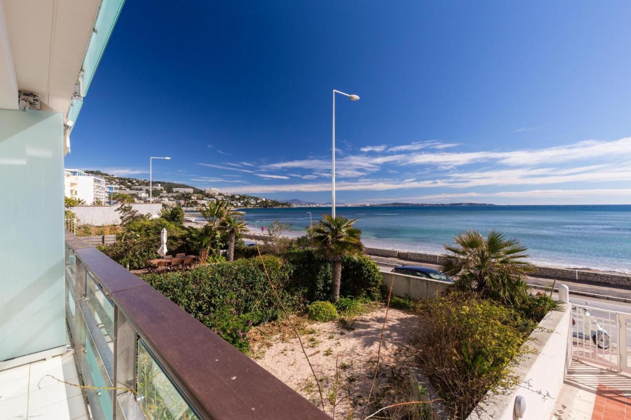 Bright Two Bedroomed Apartment On The Beach In Cannes With Huge Terrace With Fabulous Sea Views - 2001 Luaran gambar