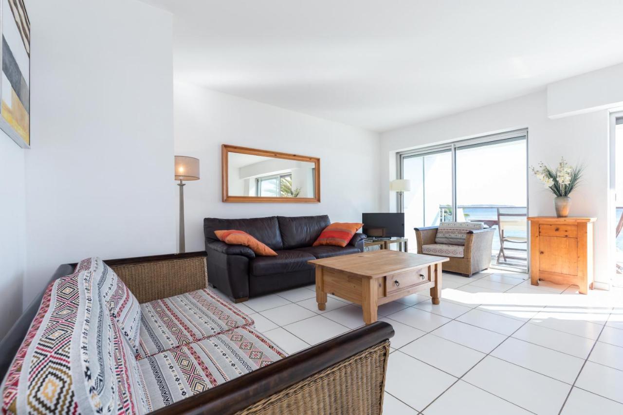 Bright Two Bedroomed Apartment On The Beach In Cannes With Huge Terrace With Fabulous Sea Views - 2001 Luaran gambar